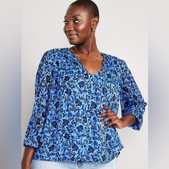 Old Navy Chiffon Smocked Poet Swing Blouse Womens Size XL Blue Floral Flowy - Picture 1 of 8